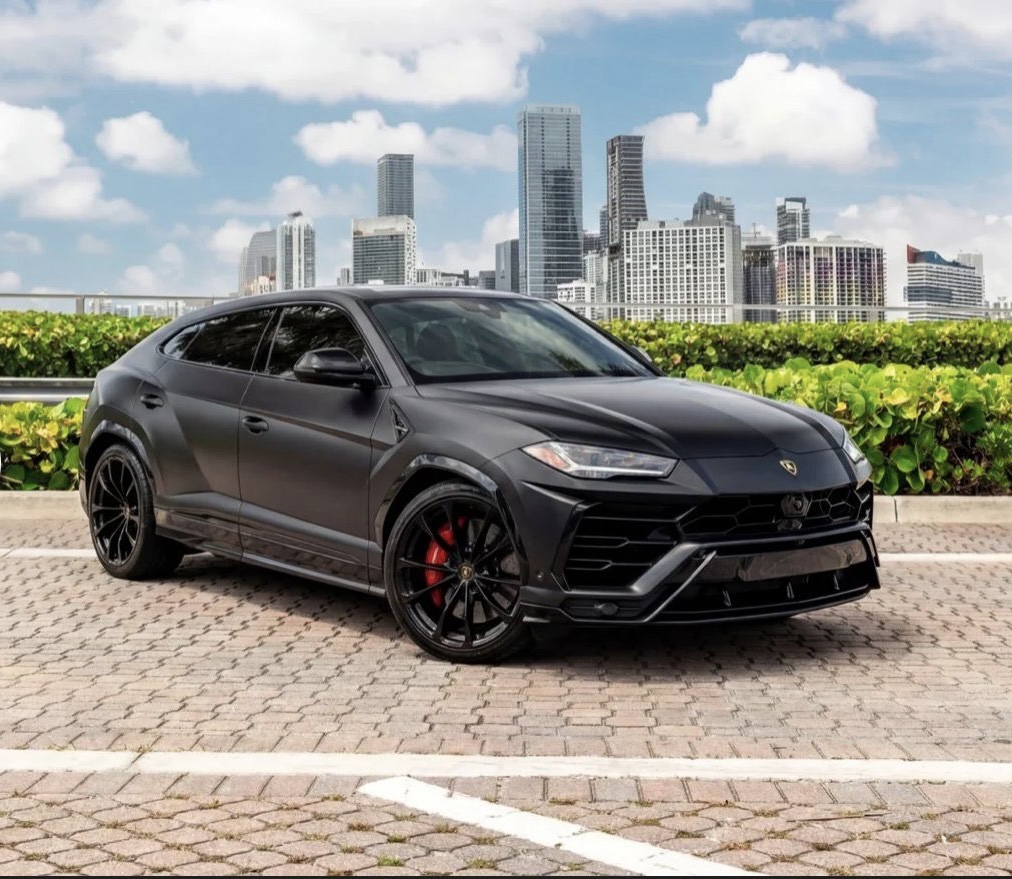 Lamborghini Urus Black / Red
