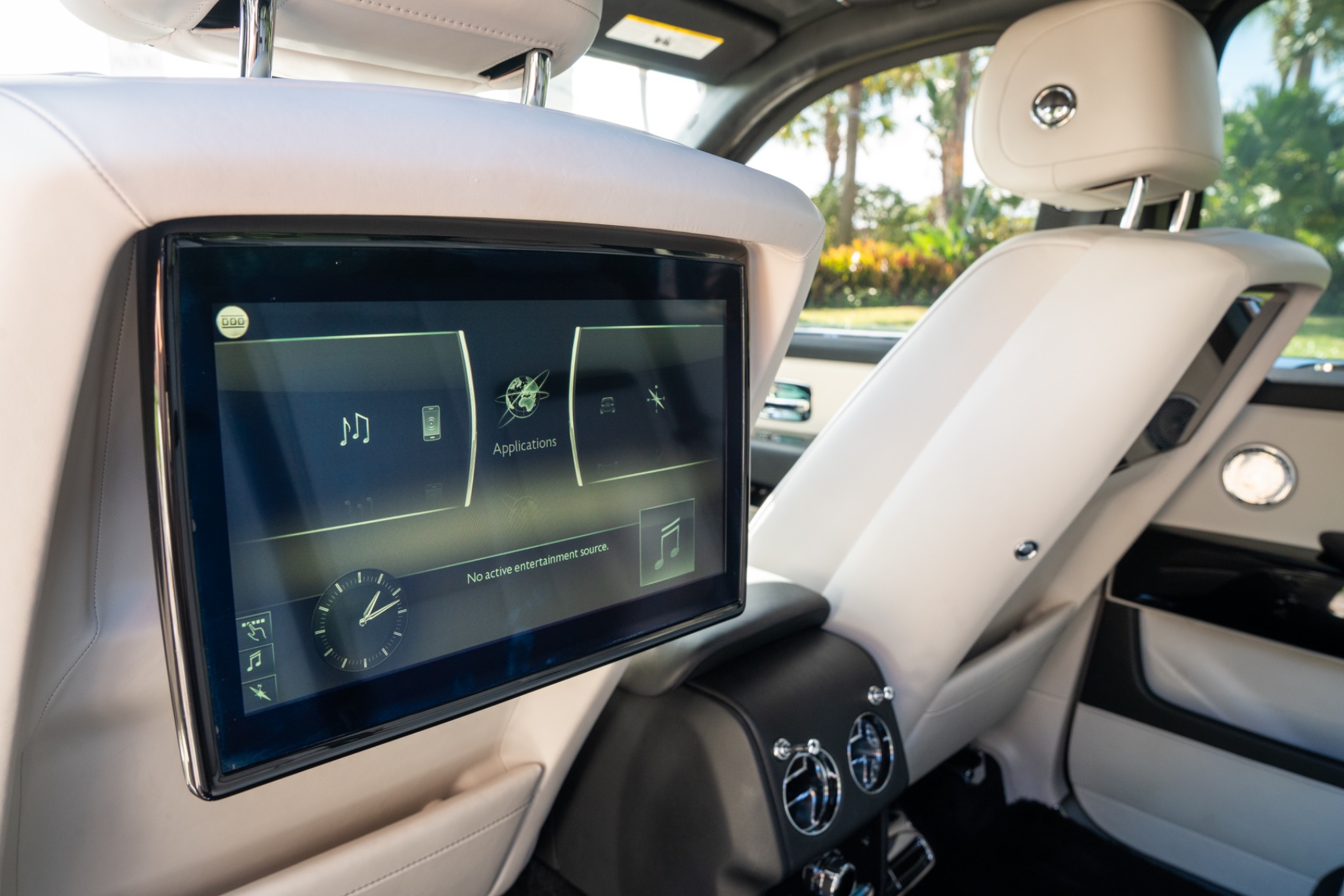 Rolls-Royce Cullinan photo