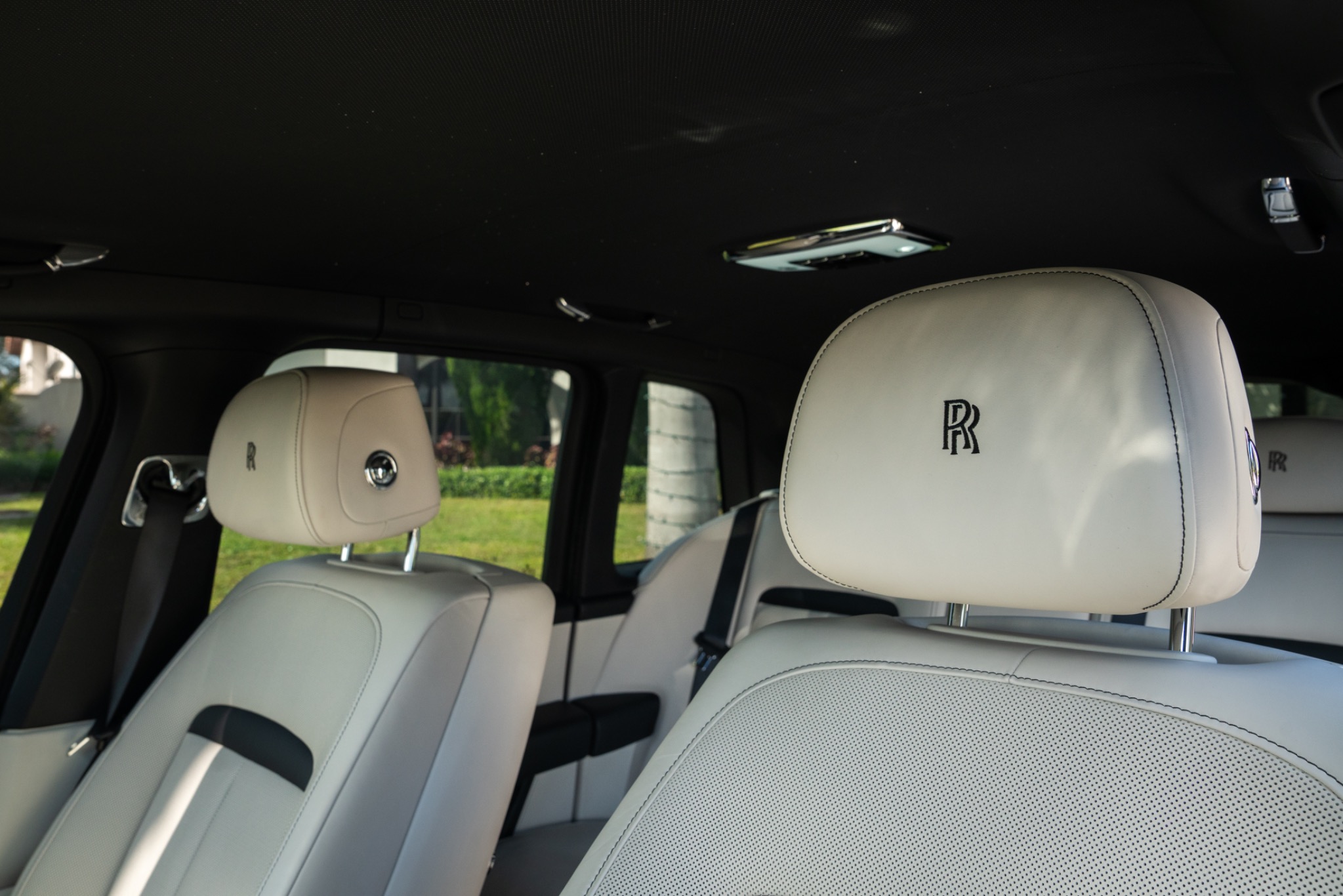 Rolls-Royce Cullinan photo